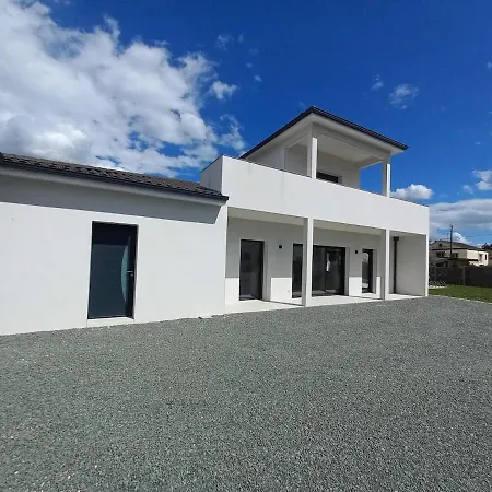 Villa Contemporaine Avec Piscine A