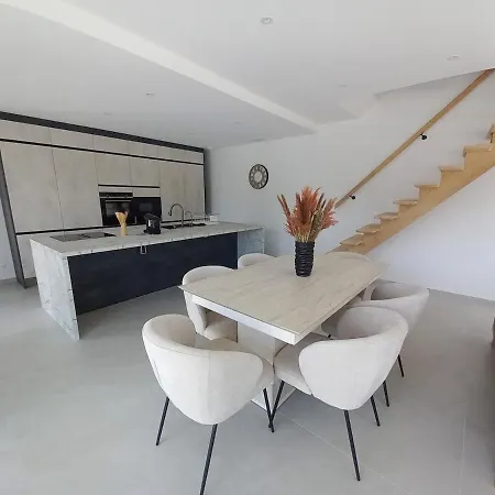 וילה Contemporaine Avec Piscine A
